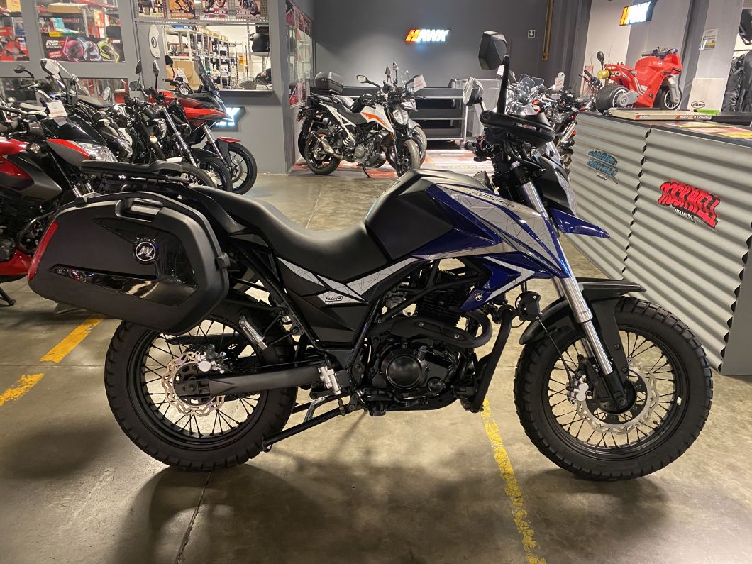 Moto Motomel Skua 250 adventure usado 2022 con 5637km DT